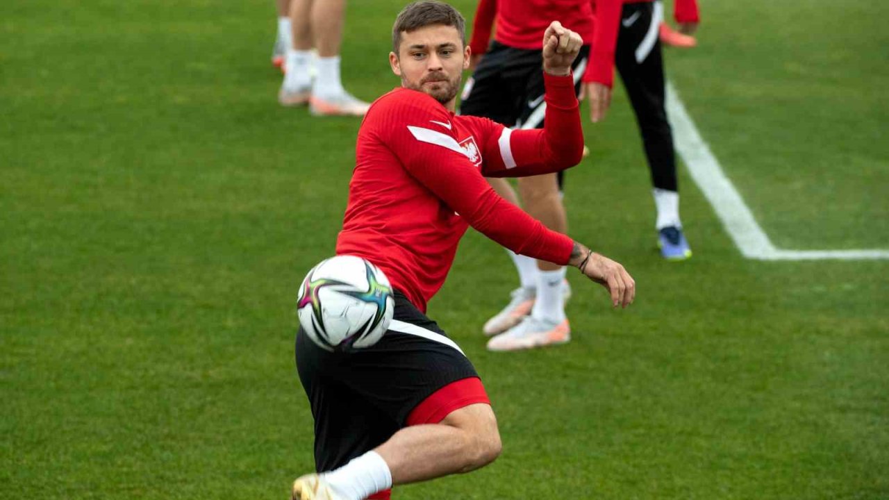 Kocaelispor’dan 10 Numara Transfer: Karol Linetty İle Anlaşma Sağlandı