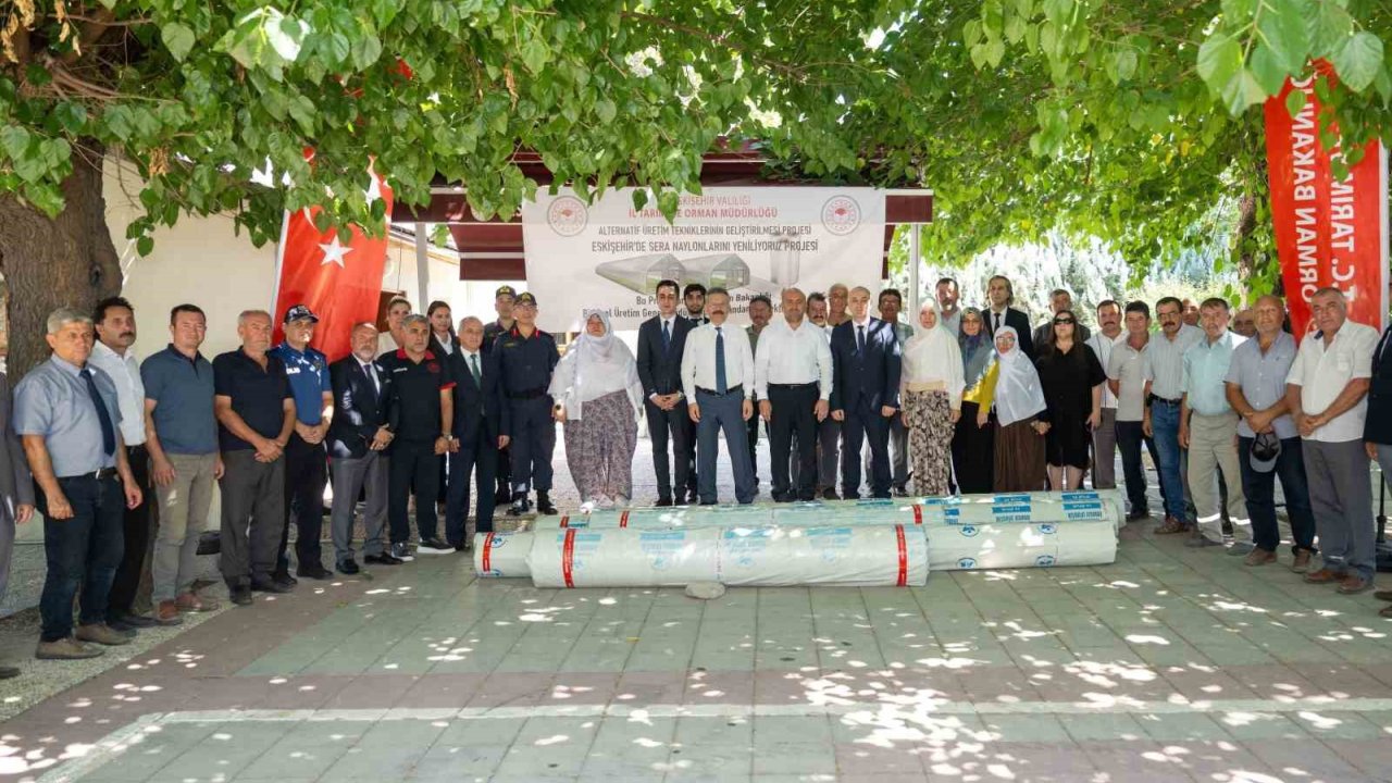 Vali Aksoy Mihalgazi’de Sera Örtüsü Teslim Törenine Katıldı
