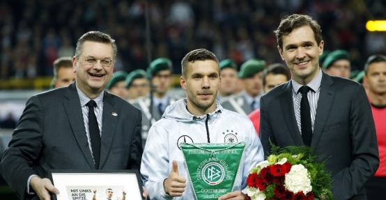 Podolski’den milli veda