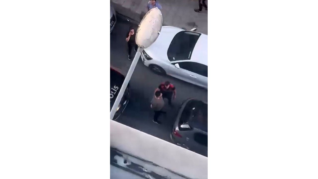 Aranması Bulunan Şahıs Yunus Ekiplerinin Dikkati Sayesinde Ruhsatsız Silahla Yakalandı