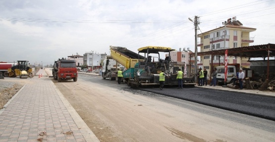 Döşemealtı Belediyesi İnönü Caddesi’ni güzelleştiriyor