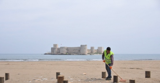Kızkalesi sahilleri yaza hazırlanıyor