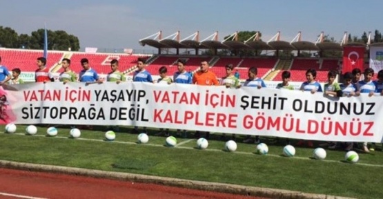 Ayvalık Mehmet Akif Ersoy Ortaokulu BŞB Mahalle Ligi ikincisi oldu