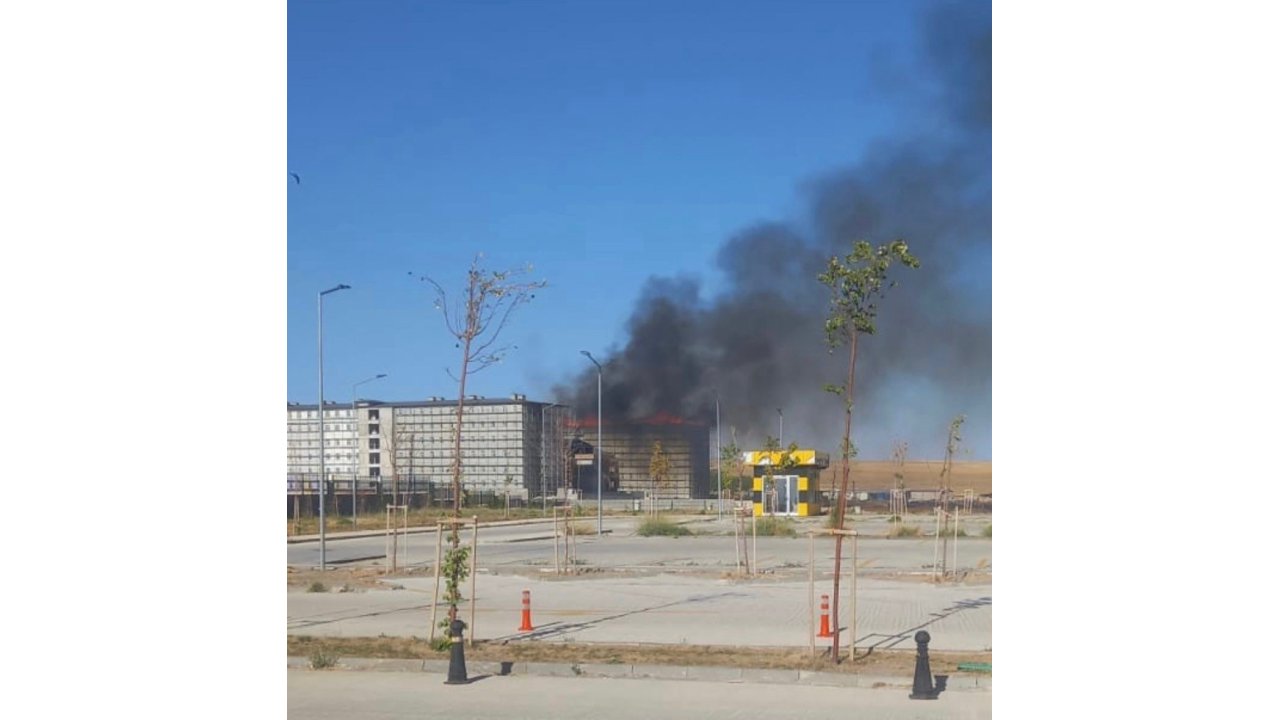 Kulu’da İnşaat Halindeki Yurt Binasında Yangın Paniği