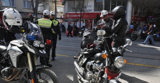 Tramvay yolunda motorlu araçlara uygulama
