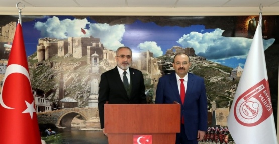 Cumhurbaşkanı Başdanışmanı Yalçın Topçu, Vali İsmail Ustaoğlu’nu ziyaret etti