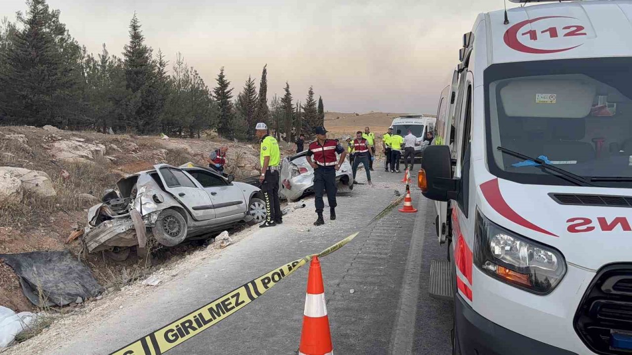 Gaziantep’te İki Otomobil Çarpıştı: 3 Ölü, 3 Yaralı