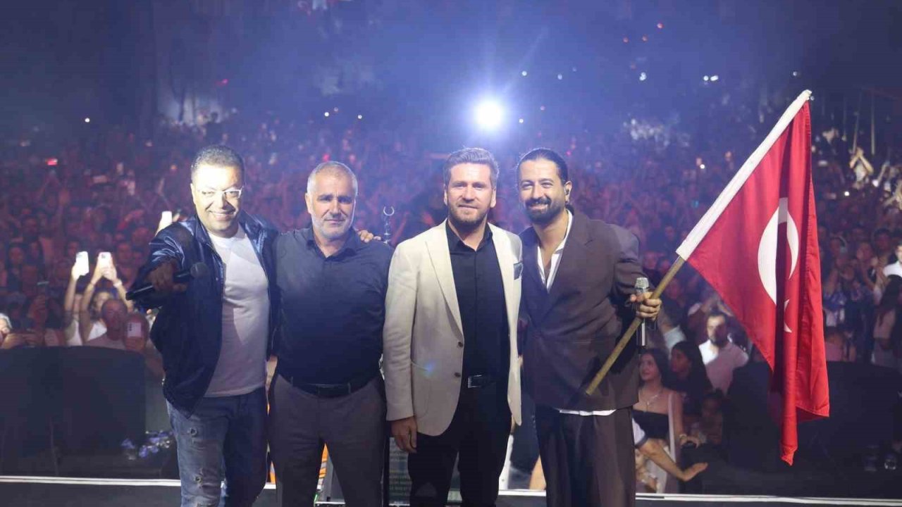 Koray Avcı, Tavas Zeybek Festivalinde Unutulmaz Bir Gece Yaşattı
