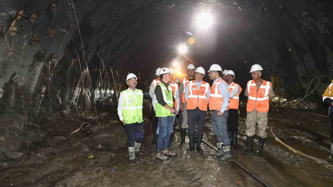 Vali Çiçek, Ilgar Tüneli İnşaatını İnceledi