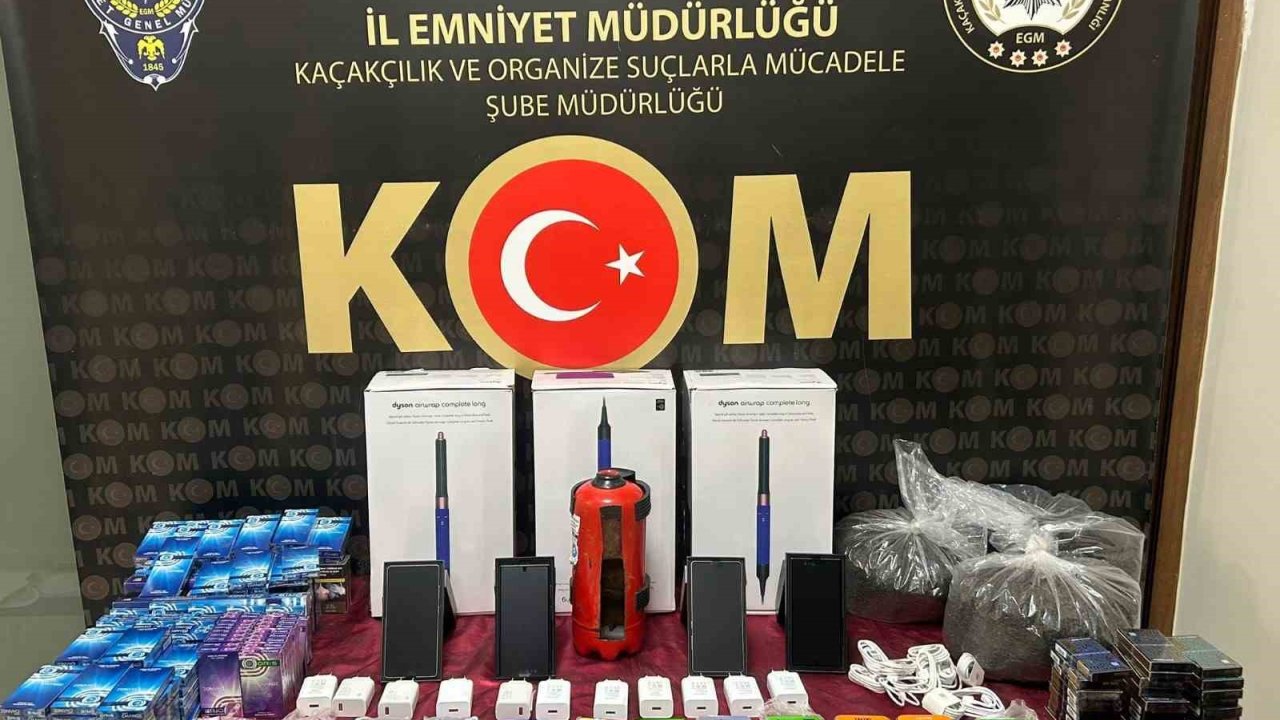 Kilis’te Çok Sayıda Kaçak Malzeme Ele Geçirildi: 3 Gözaltı