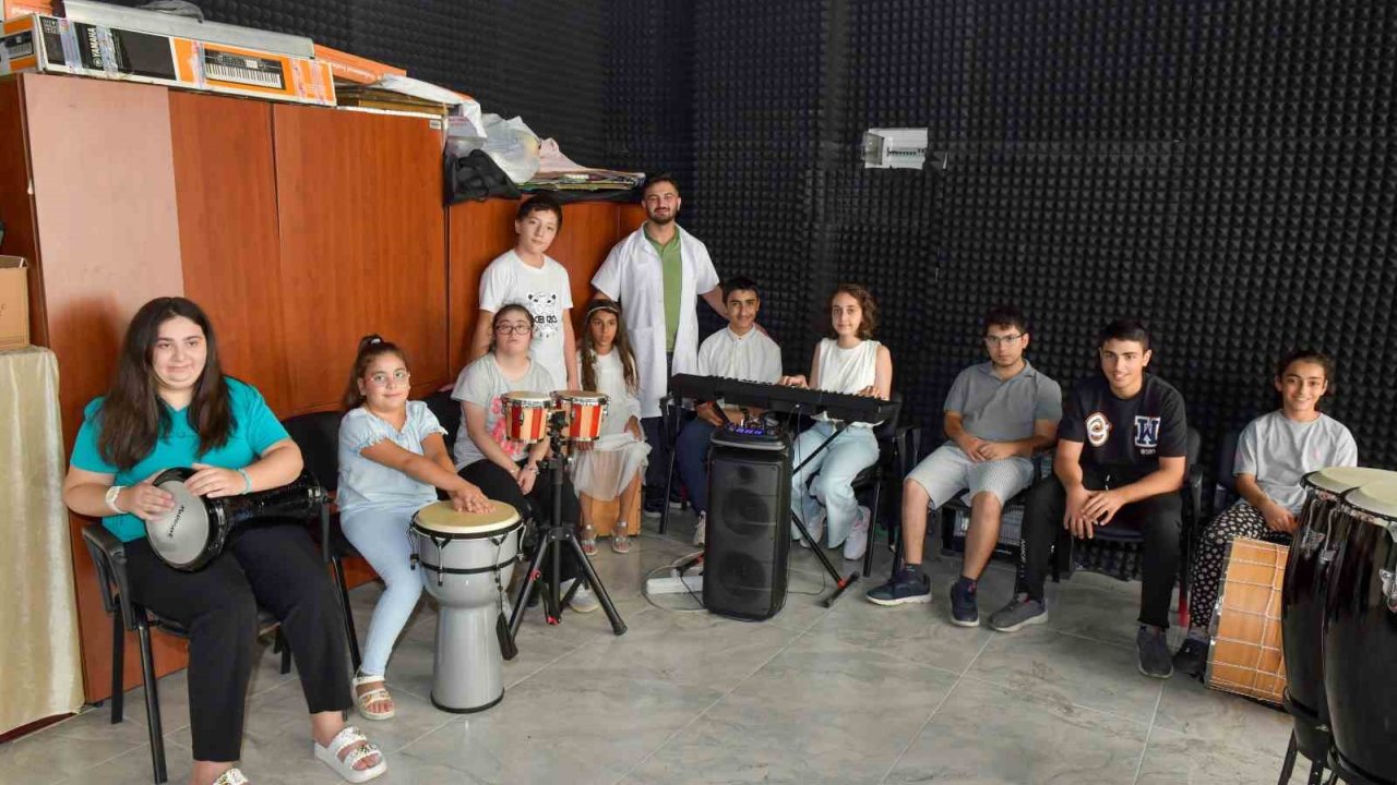 Esenyurt Belediyesi’nden Özel Bireylere Engelsiz Sanat Eğitimi