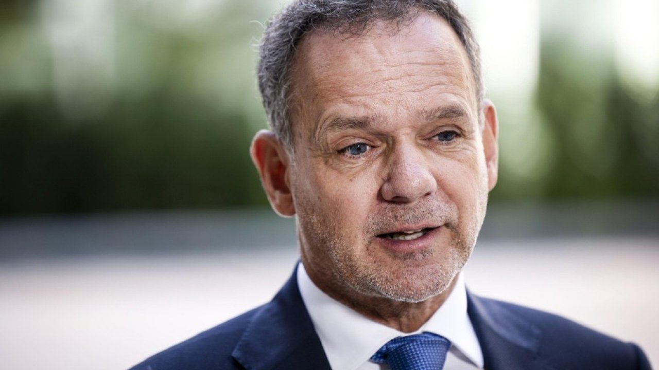 Hollandalı Bakan Veldkamp, Hükümetinin İsrail’e Yönelik Yaptırımlarda Anlaşamaması Üzerine İstifa Etti