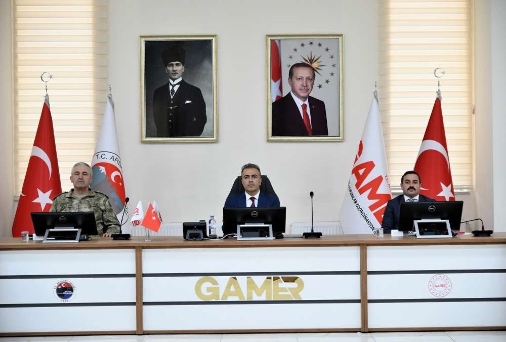 Ardahan’da Güvenlik Toplantısı Düzenlendi