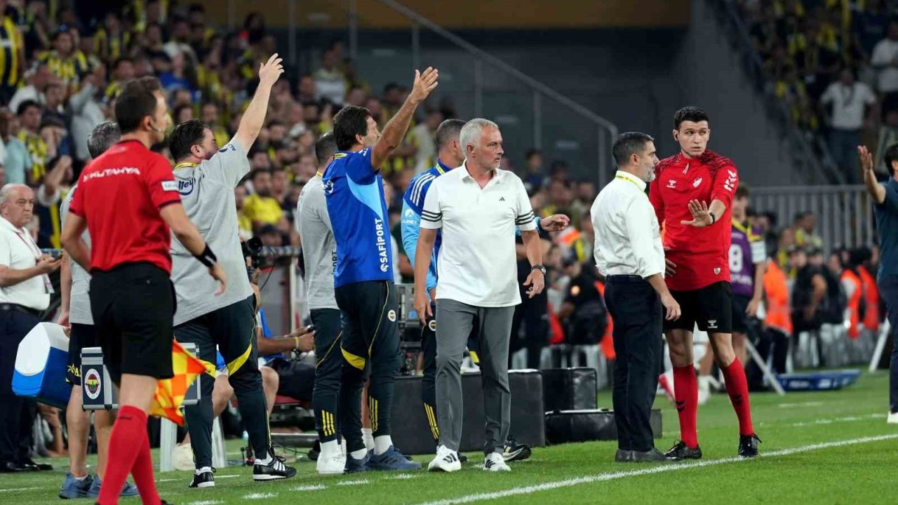 Trendyol Süper Lig: Fenerbahçe: 3 - Kocaelispor: 1 (Maç Sonucu)