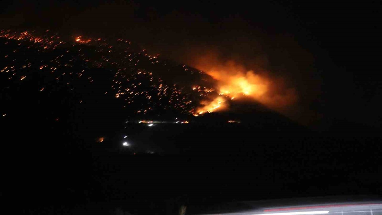 Denizli’de Orman Yangınına Gece Karadan Müdahale Sürüyor