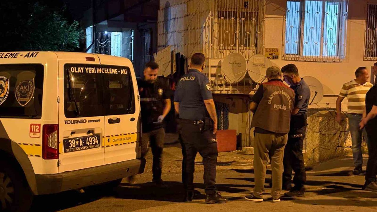 2 Yıl Önce Boşandığı Eski Karısını Bıçakla Ağır Yaraladı