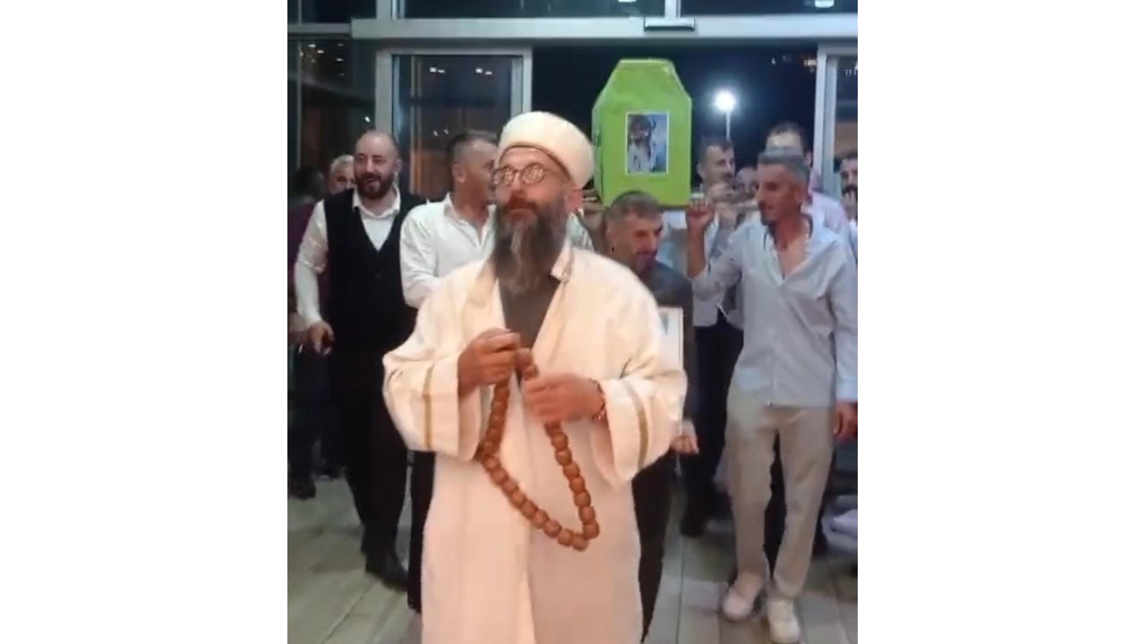 Düğün Salonuna Tabutla Girdiler