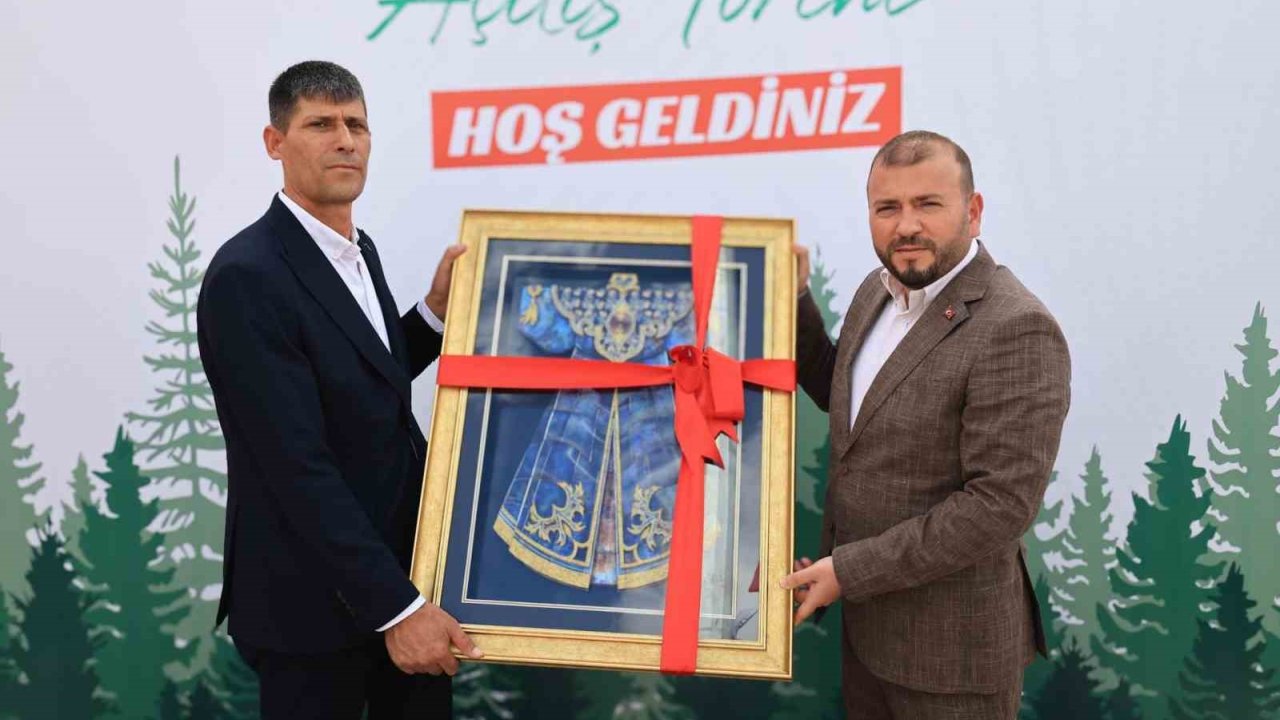 Arnavutköy’de Ömer Halisdemir Parkı Ve Yenidoğan Hatıra Ormanı Açıldı