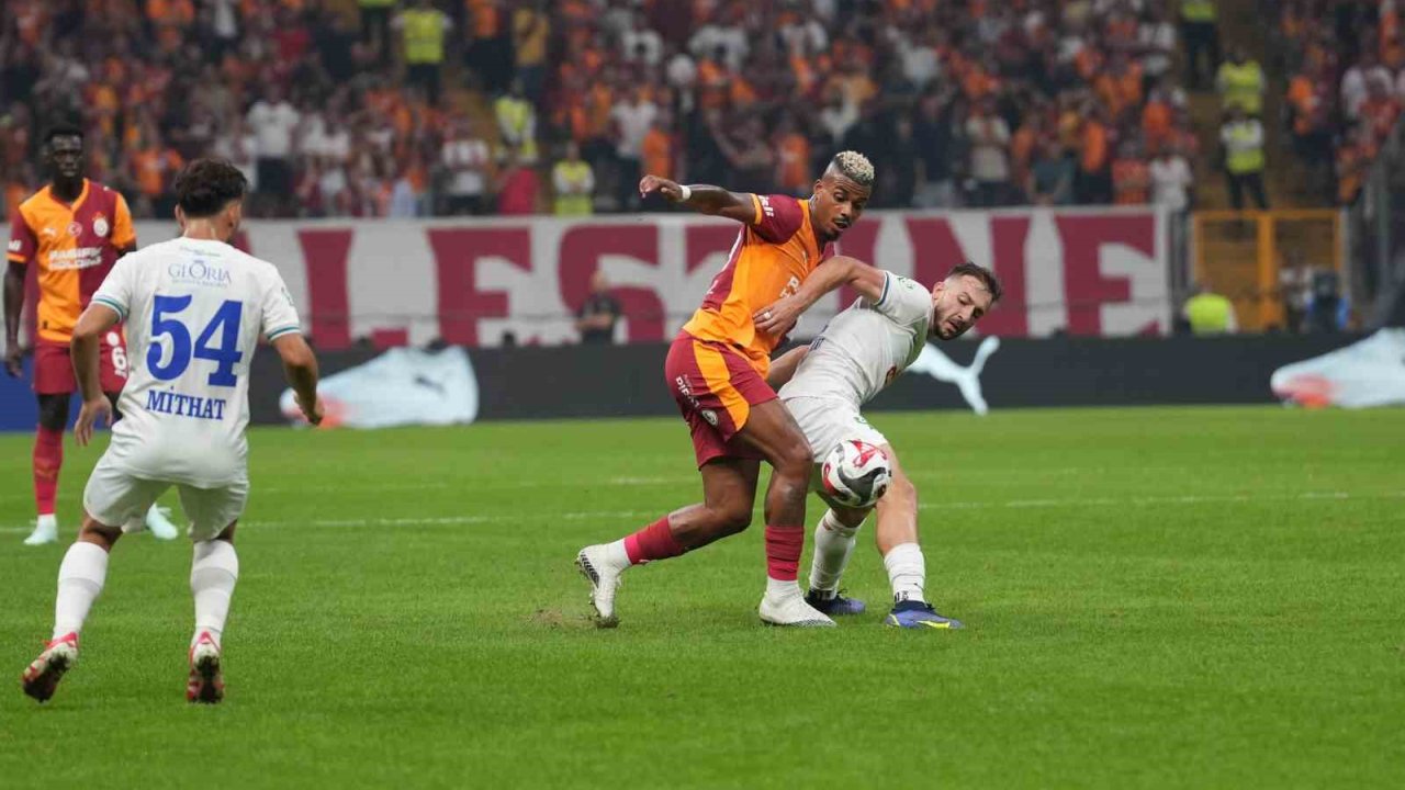 Trendyol Süper Lig: Galatasaray: 1 - Çaykur Rizespor: 0 (İlk Yarı)