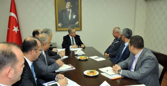 Karaman'da Vali Tapsız Vatandaşların Sorunlarını Tek Tek Dinledi