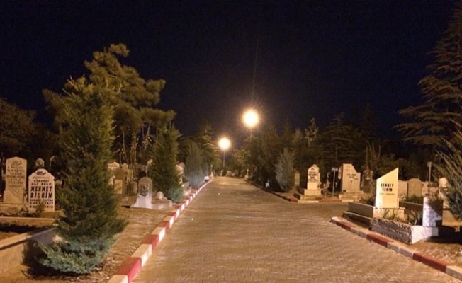 BELEDİYEDEN MEZARLIK DÜZENLEME ÇALIŞMALARI