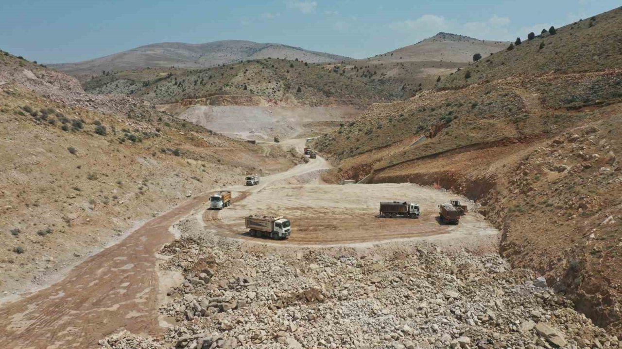 Niğde’nin Halaç Göleti’nde Çalışmalar Devam Ediyor