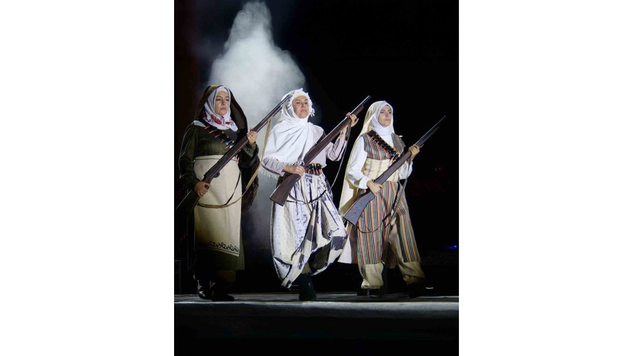 Milli Mücadele Kıyafetleri Sergilendi