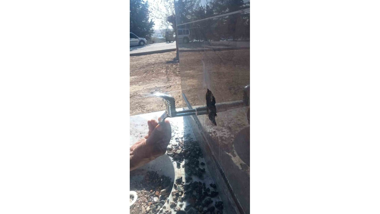 Çeşmenin Muslukları Çalındı