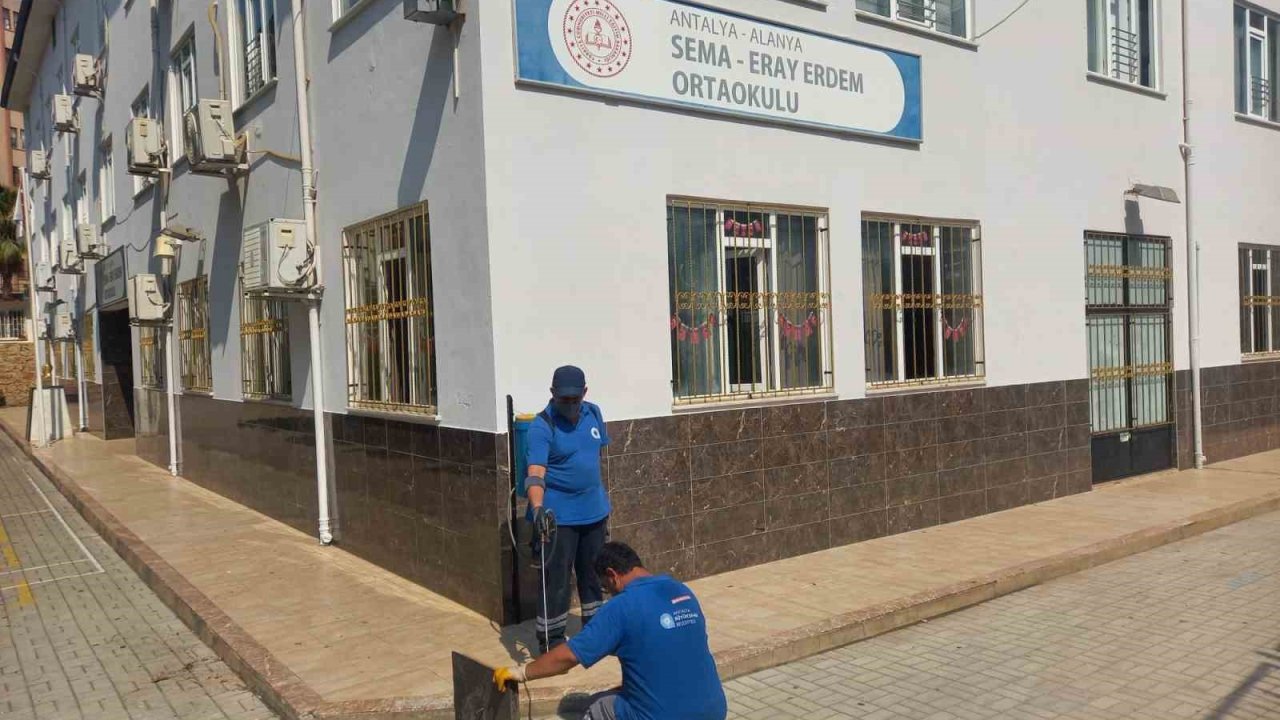 Büyükşehir Ekipleri Okulları Yeni Eğitim Dönemine Hazırlıyor