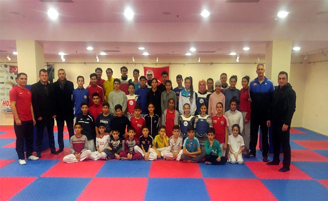 İL MÜDÜRÜ BEBEK, GENÇ TEKVANDOCULARI ZİYARET ETTİ