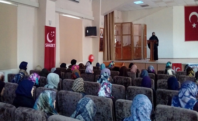 Saadetli Kadınlar Erbakanı Anlama Programı Düzenledi.