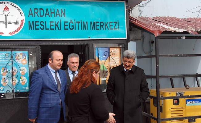 VALİ BİLMEZ, HALK EĞİTİM MERKEZİ KURSLARINI DENETLEDİ