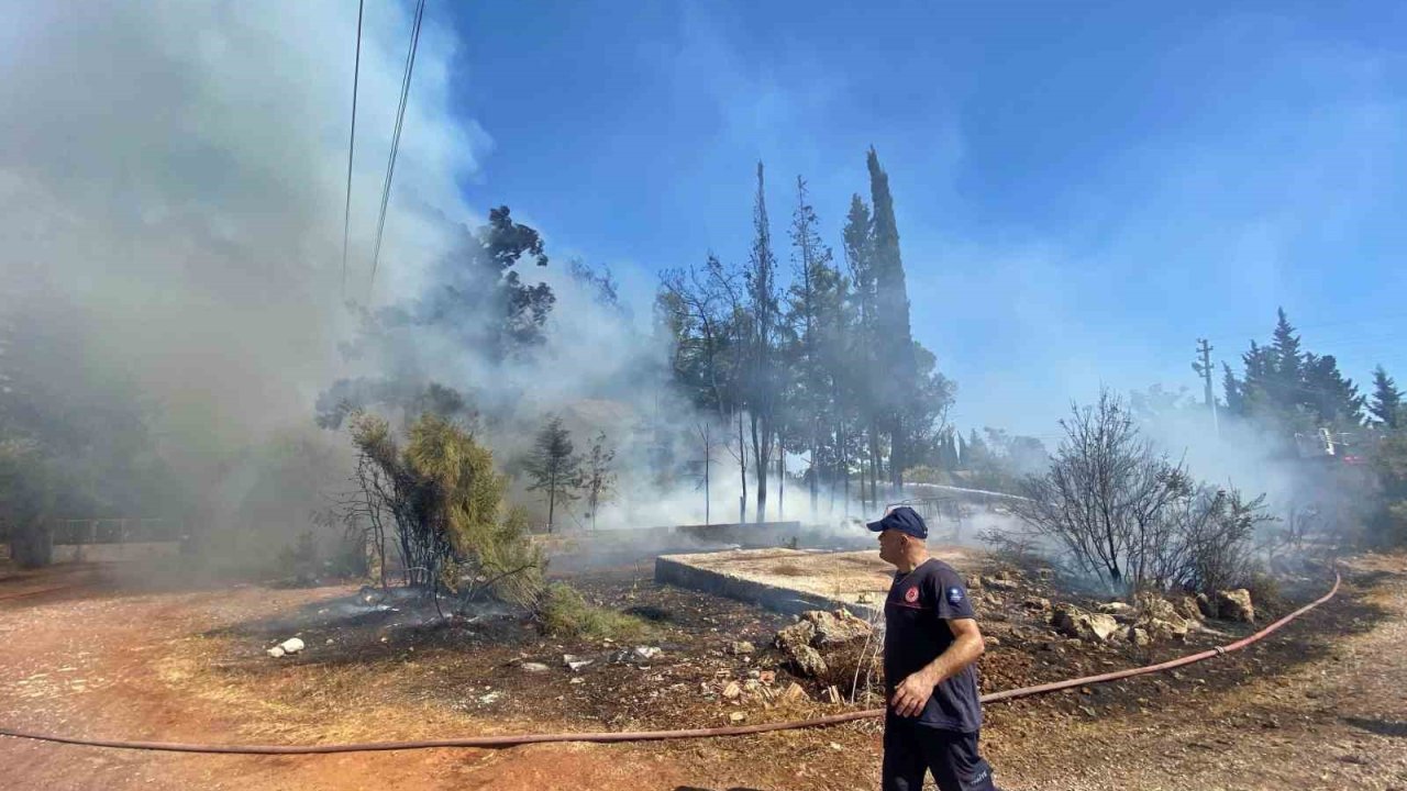 Antalya’da Yaşlı Kadını Sinir Krizine Sokan Yangın