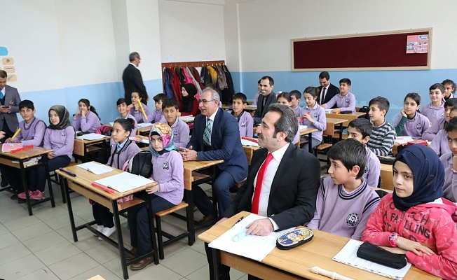 Vali MANTI, Okul Ziyaretlerine Devam Etti