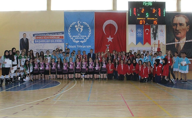 OKULLAR ARASI VOLEYBOL MÜSABAKALARI SONA ERDİ