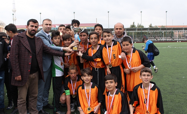 OKULLAR ARASI YILDIZLAR FUTBOL MÜSABAKALARI SONA ERDİ