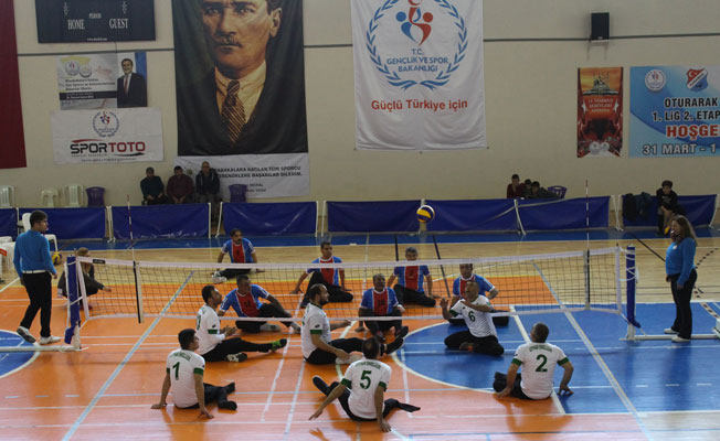 KARAMAN’DA OTURARAK VOLEYBOL 1. LİG 2. ETAP MÜSABAKALARI SONA ERDİ