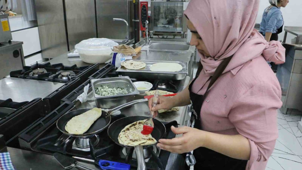 Tescilli Ürünlerle Diyarbakır Lezzetleri Yapıyorlar