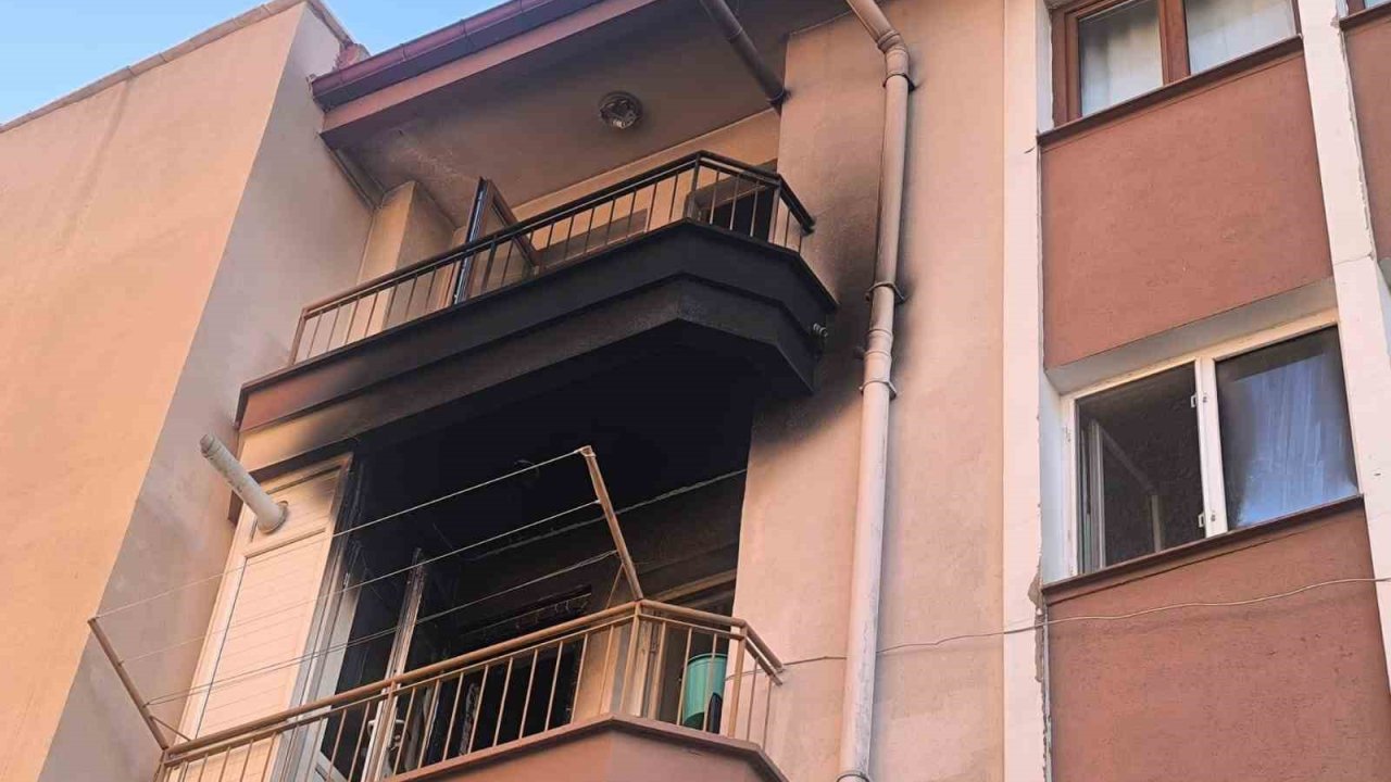 Yangında Balkondan Atlayan Yaşlı Adam Hayatını Kaybetti