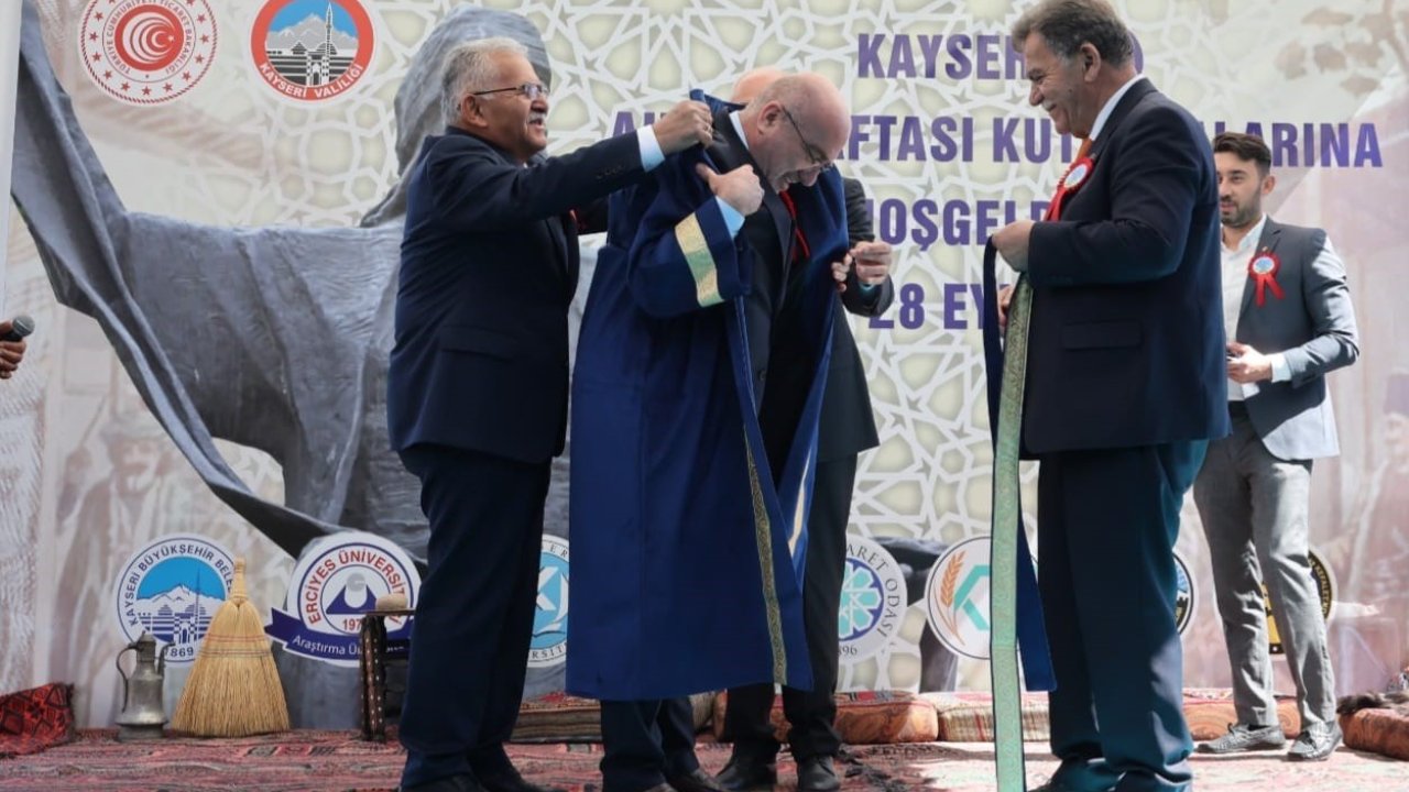 Kayü Rektörü Karamustafa’ya ’2025 Yılı Ahilik Özel Ödülü’ Verildi