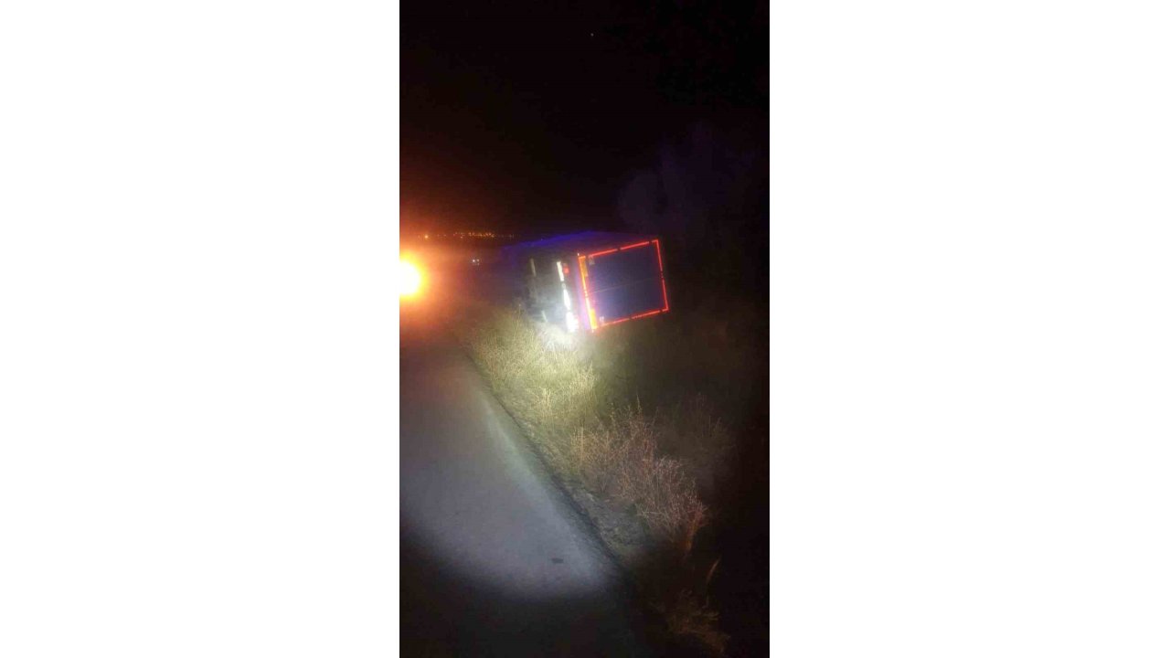 Nevşehir’de Devrilen Kargo Kamyonunda Sürücü Hayatını Kaybetti