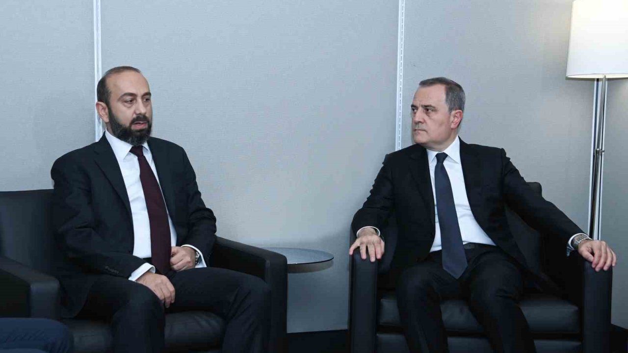 Azerbaycan Dışişleri Bakanı Bayramov, Ermeni Mevkidaşı Mirzoyan İle Görüştü