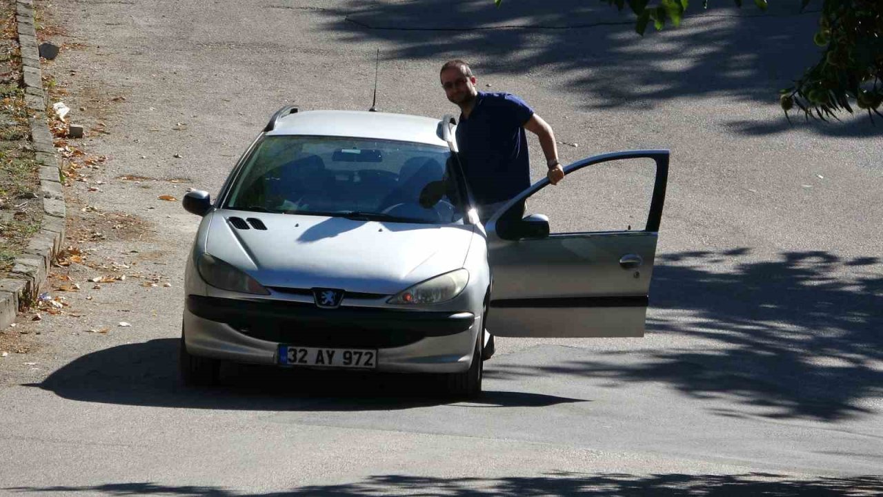 Isparta’da Yokuş Yukarı Giden Otomobillerin Sırrı Çözüldü: ’optik İllüzyon’