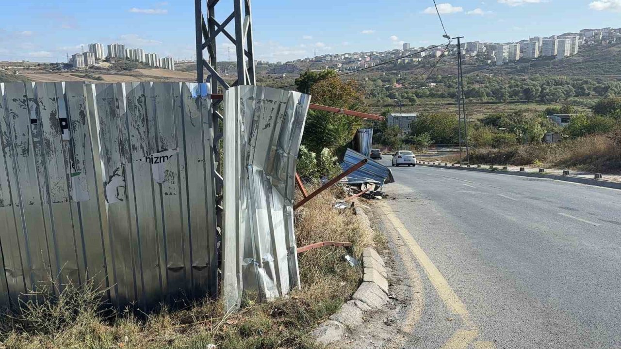Başakşehir’de Feci Kaza: Bariyerden Kopan Demir Şoförün Bacağına Ok Gibi Saplandı