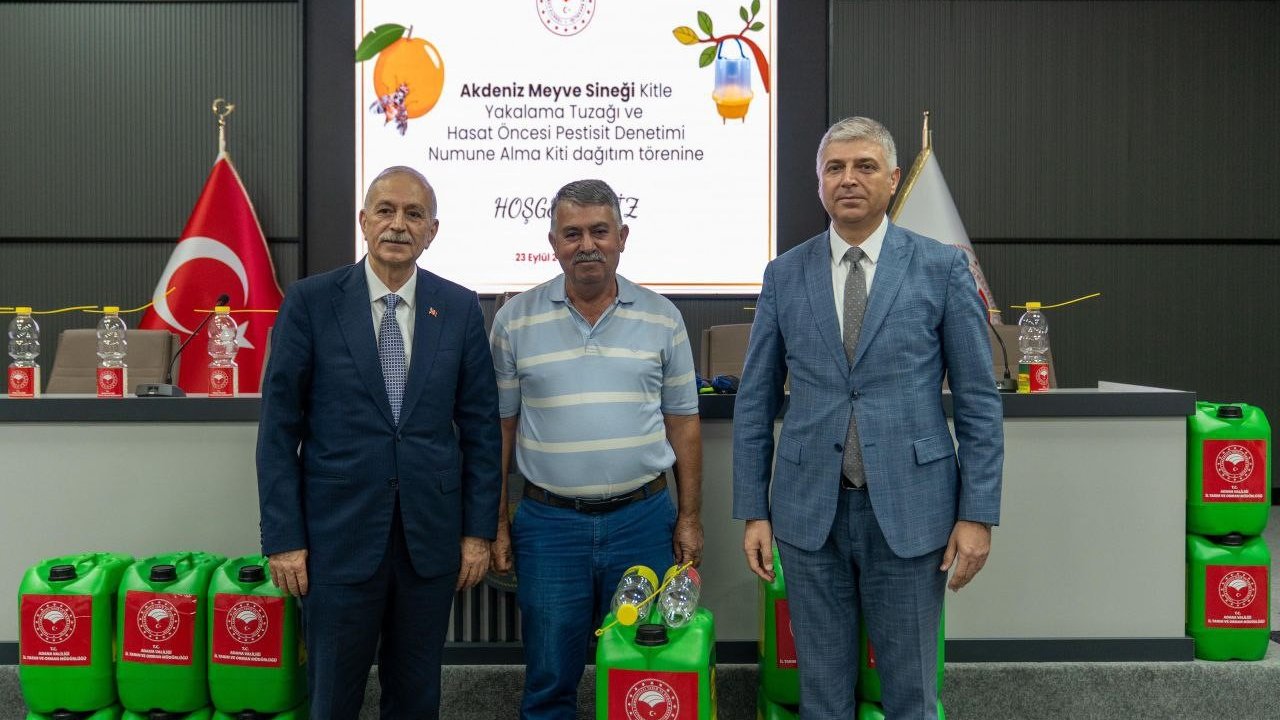 Üreticiye, Akdeniz Meyve Sineği Tuzağı Dağıtıldı