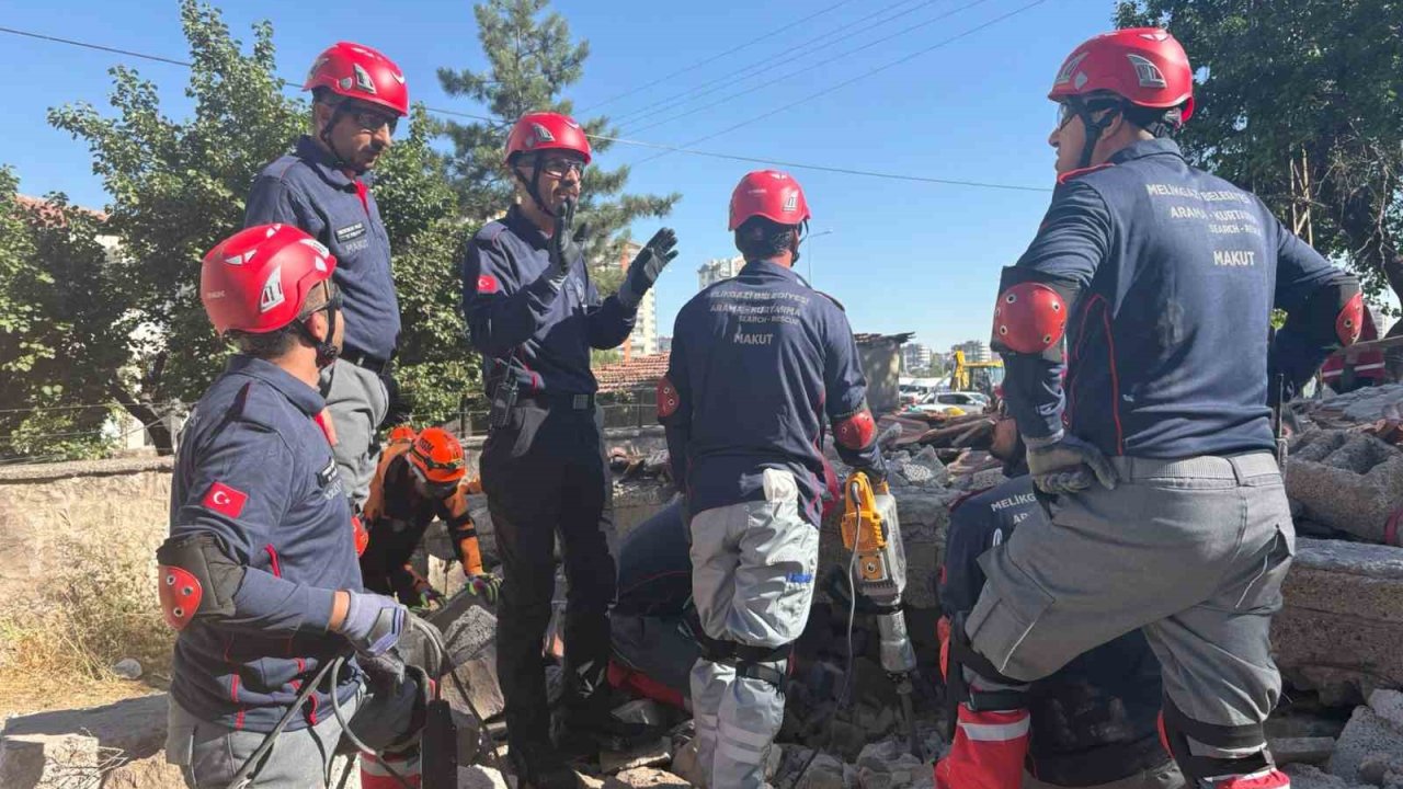Melikgazi Arama Kurtarma Ekibi Deprem Tatbikatında Yerini Aldı