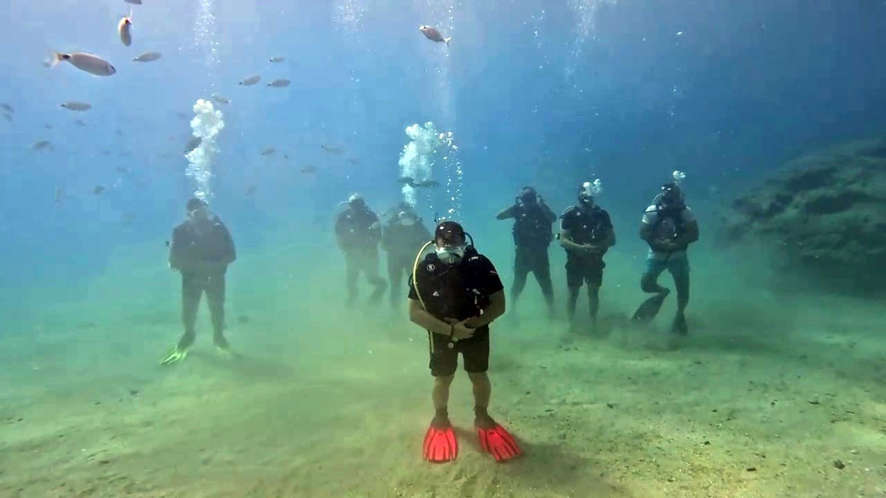 Denizin Metrelerce Dibinde Namaz