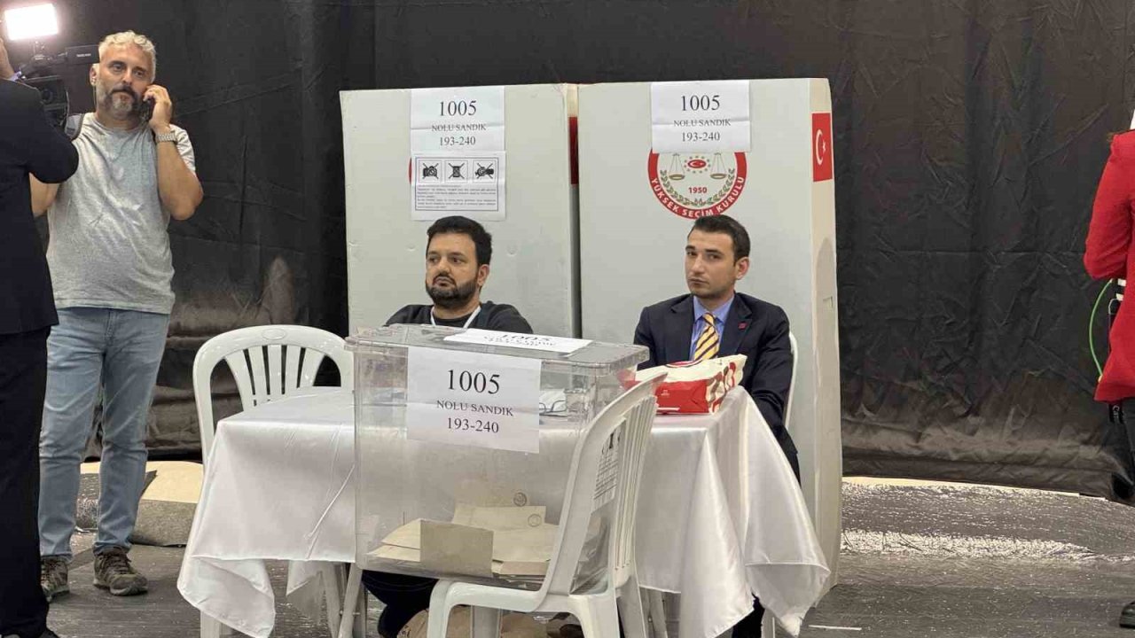 Chp İstanbul İl Başkanlığı Olağanüstü Kongresi’nde Oylama Tamamlandı