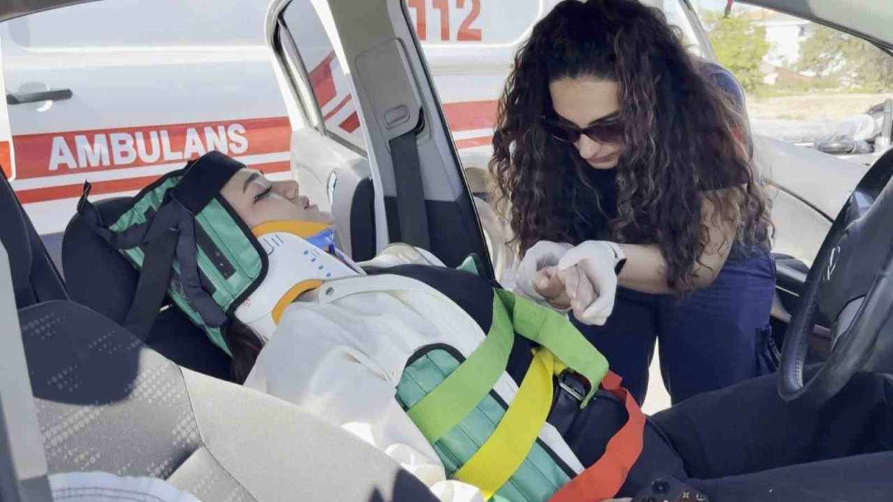 Aksaray’da İki Otomobil Çarpıştı: 2 Yaralı