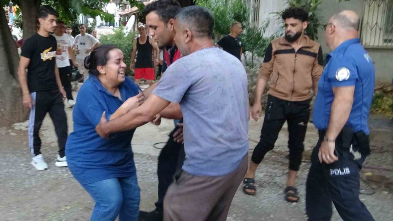 Kızını Alevlerin Arasından Çıkardı, Evi Gözlerinin Önünde Küle Döndü
